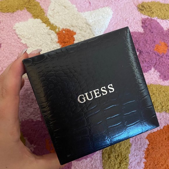 Guess Gold Watch with Crystals New in Box - Picture 5 of 5